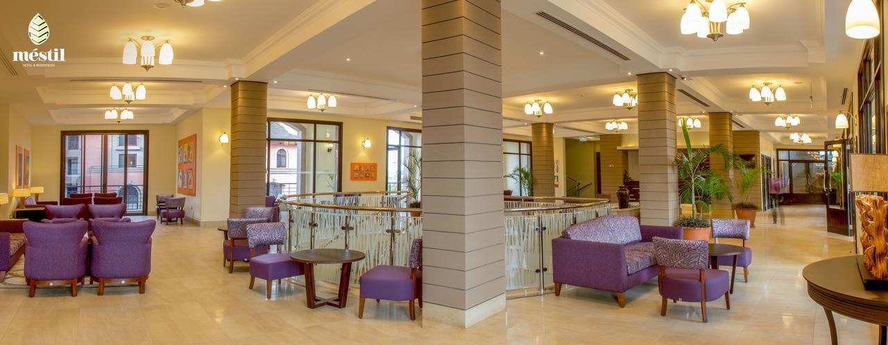 Mestil Hotel & Residences Kampala Exteriör bild