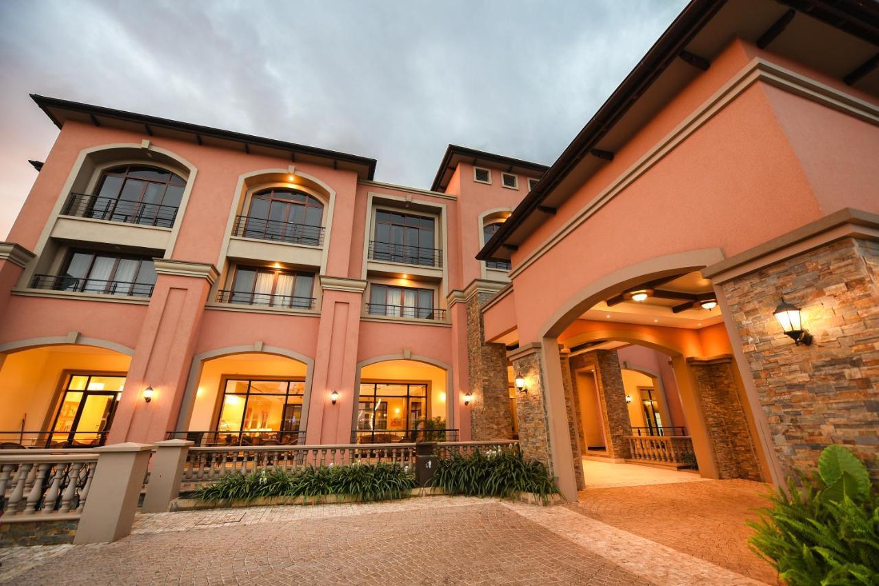 Mestil Hotel & Residences Kampala Exteriör bild