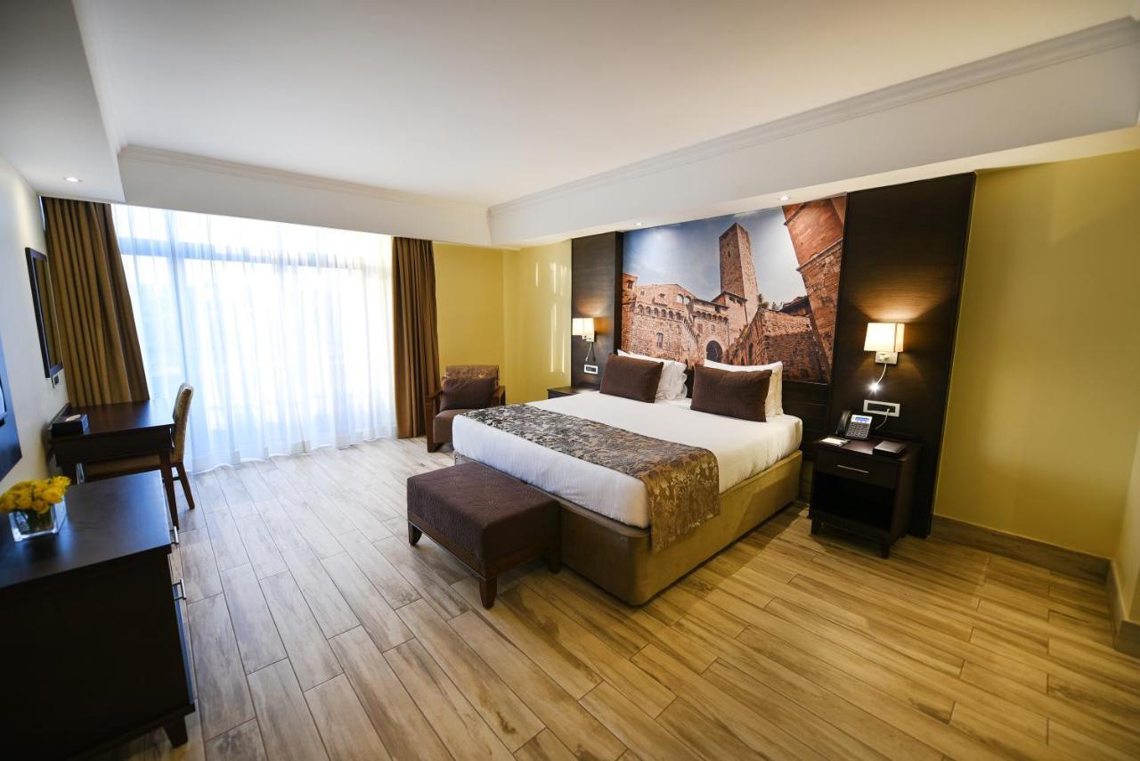 Mestil Hotel & Residences Kampala Exteriör bild