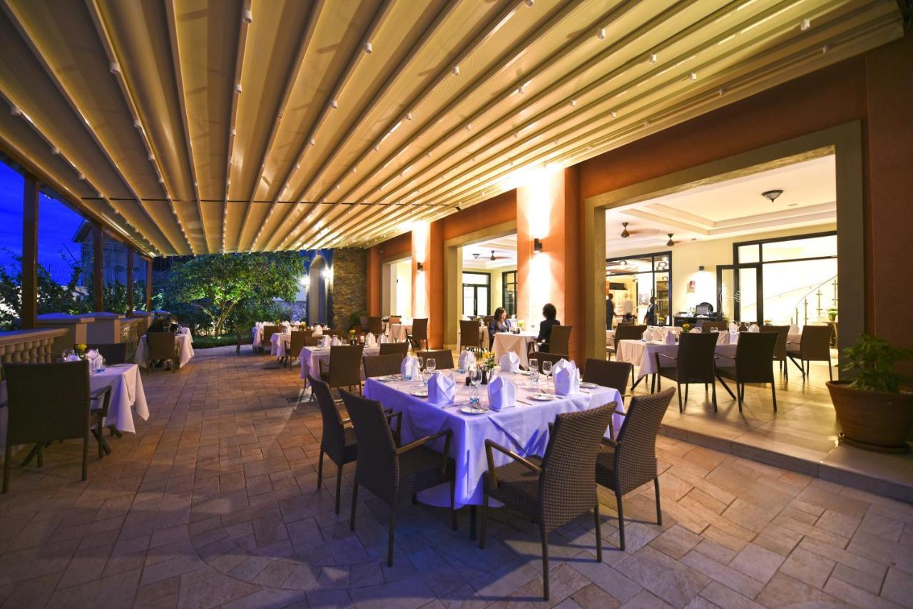 Mestil Hotel & Residences Kampala Exteriör bild